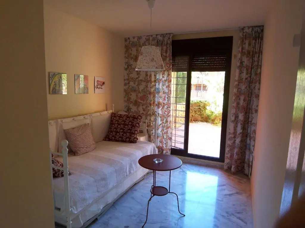 Apartamento de 2 habitaciones en el corazón de La Milla de Oro,Marbella