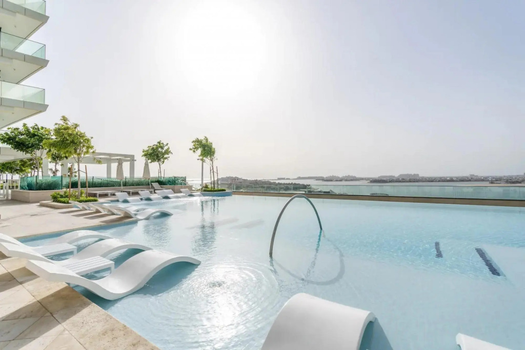 Dubai Harbour- Beach Vista 2 P202