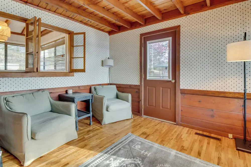 Henderson Cabin w/ Deck & Scenic Lake Views!