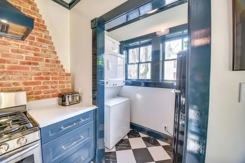 Radiant Gloucester House w/ Private Porch