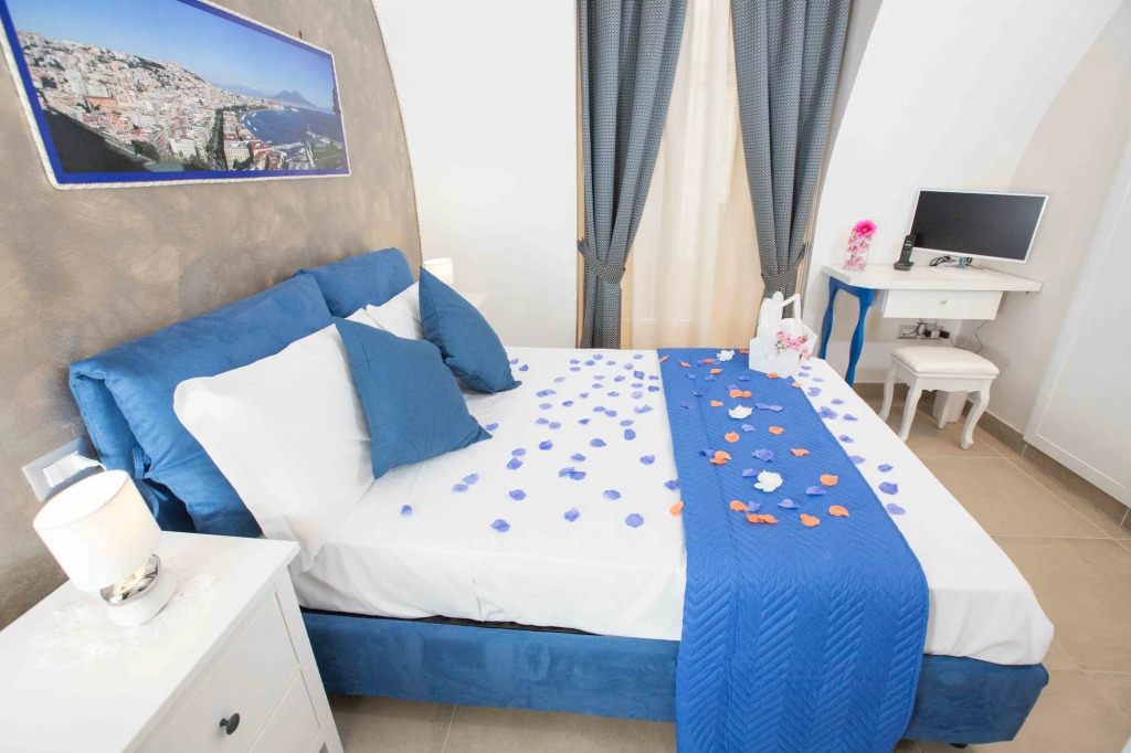 Chiaia Suites