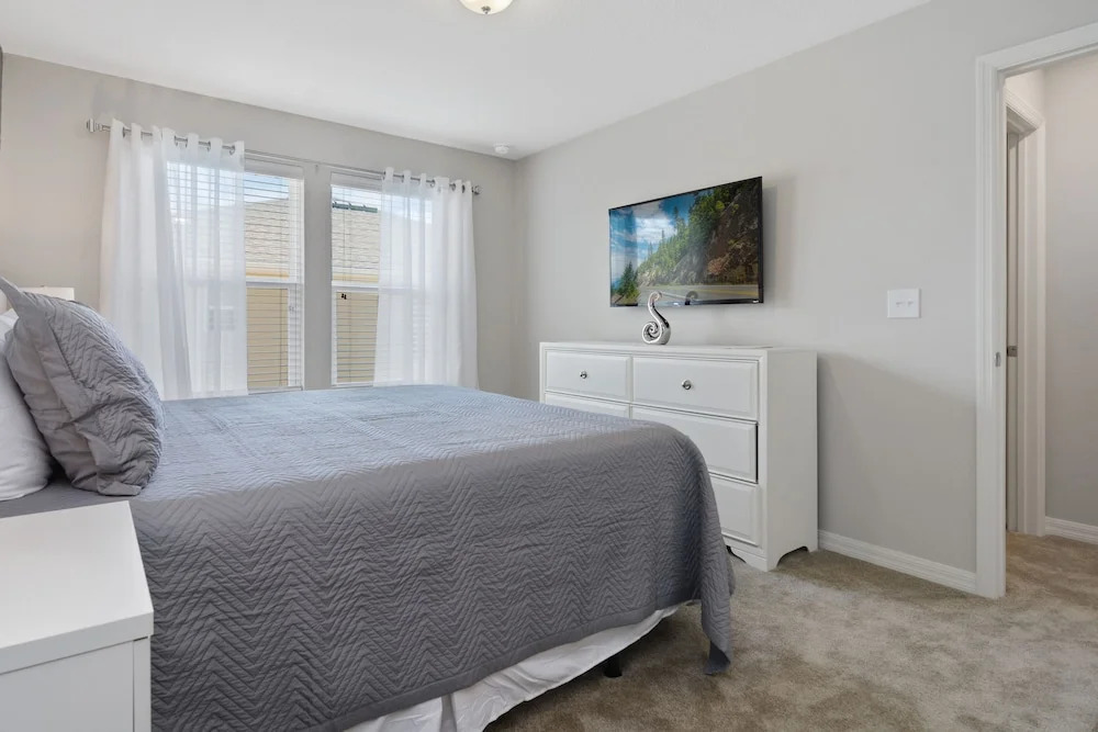 Wonderful 4 Bed Close to Disney w Gameroom 5150