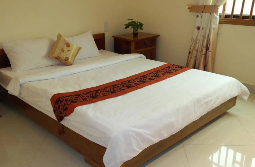 Lux Star Town Hotel