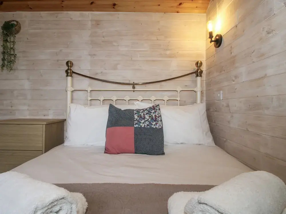 Aston - Shepherd Hut