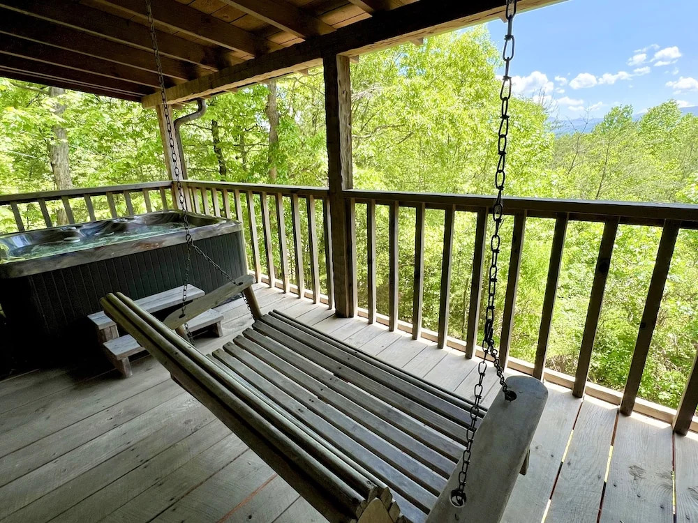 Bearadise Found 2 Bedroom Cabin by RedAwning