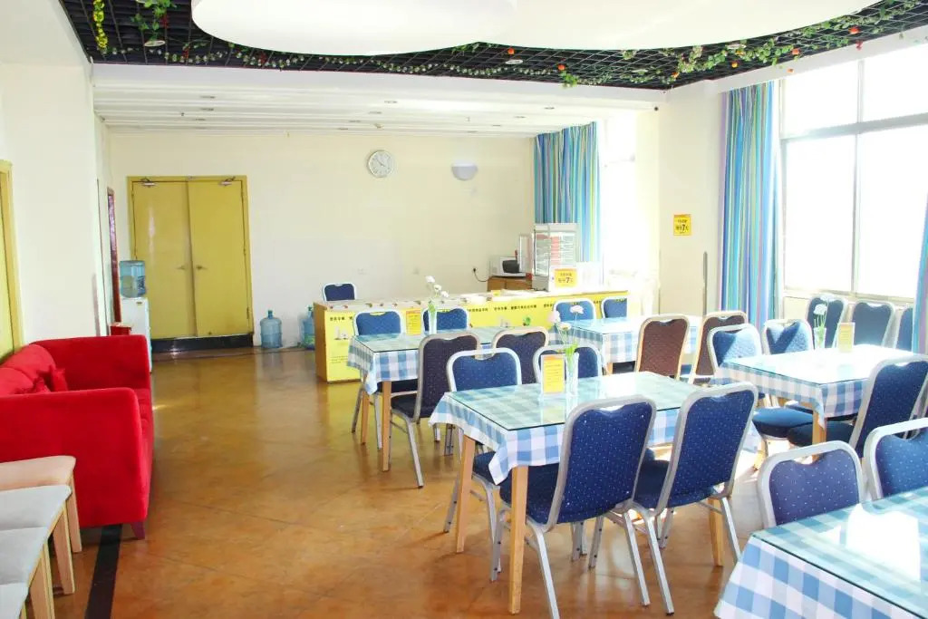 7 Days Inn Wuhan Insitute of Technology Luoshi Road Branch