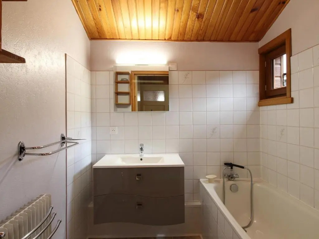 Chalet 6 pièces, 8 pers, proche centre, WIFI - FR-1-608-4