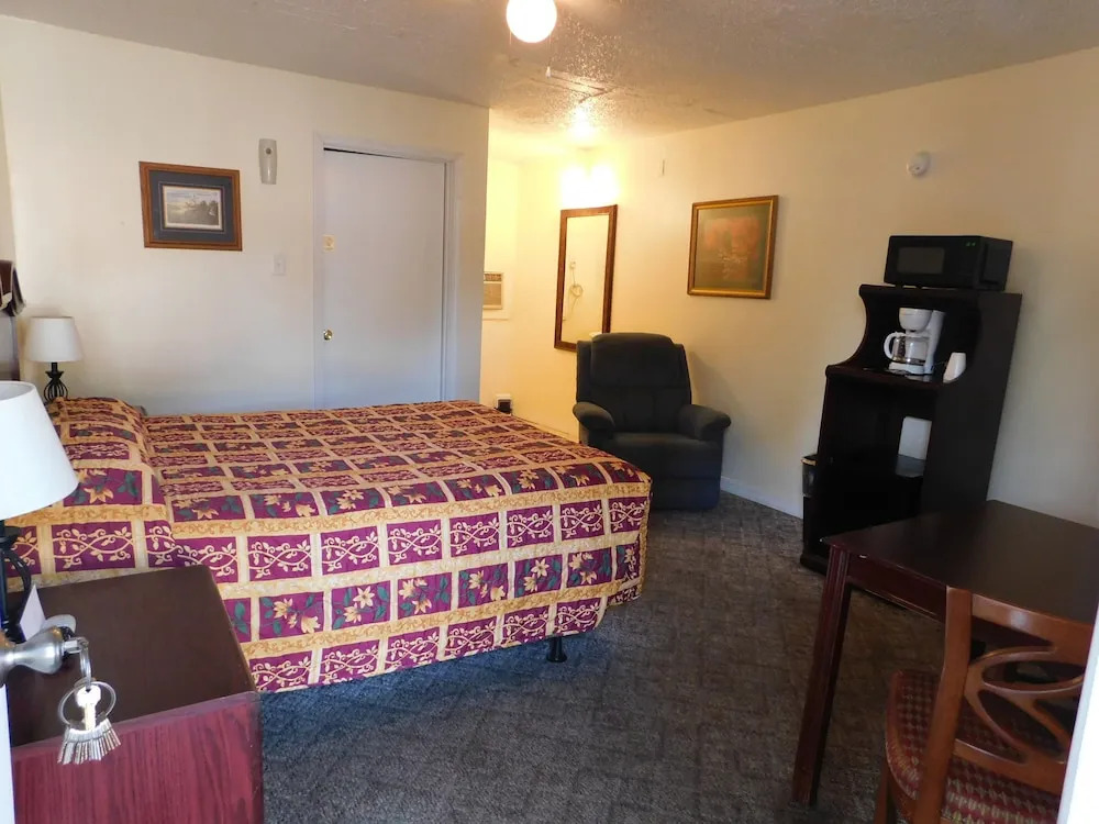 Little Shamrock Motel A1