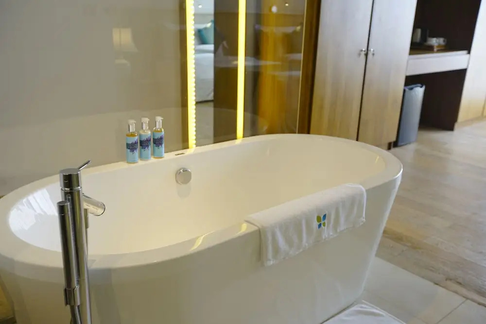 Reefs Edge Hotel