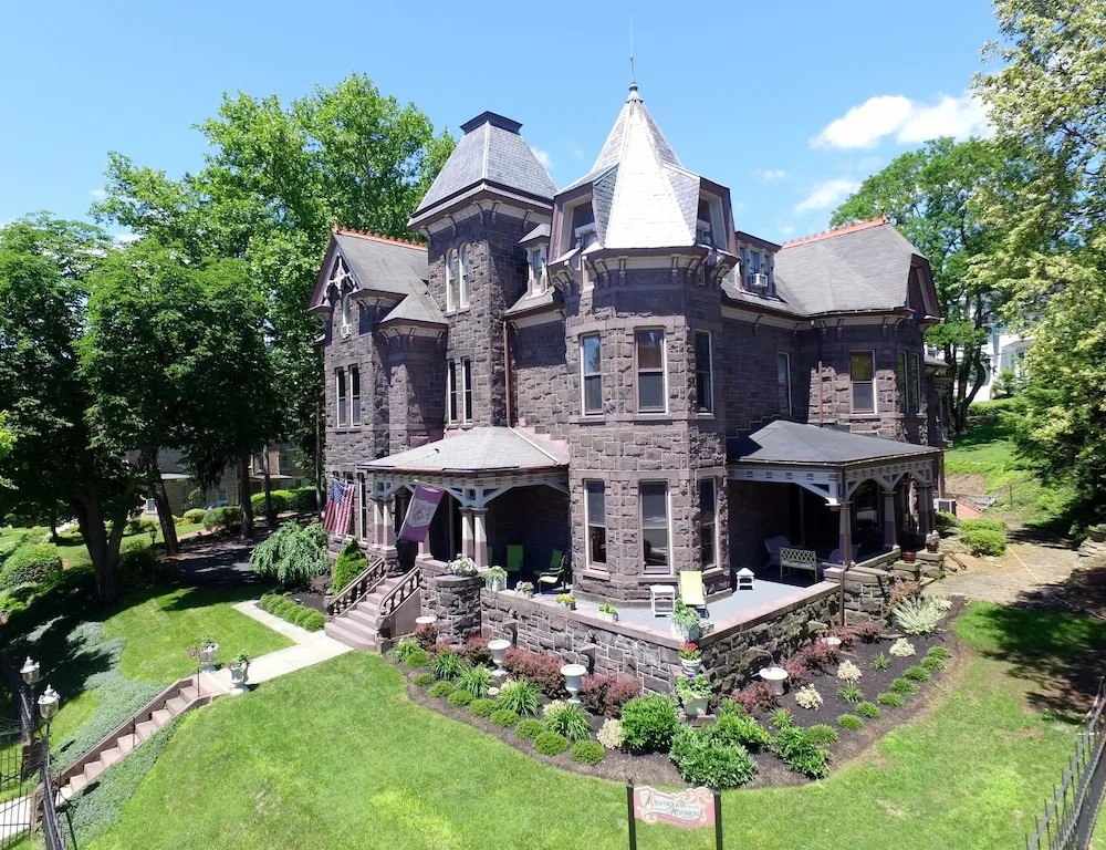 Reynolds Mansion B&B