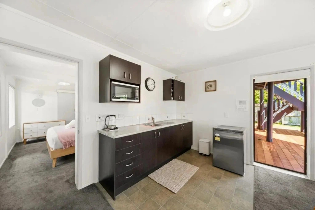 Wharewaka Lodge