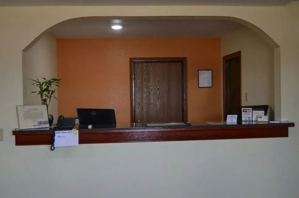 Scottish Inn & Suites - Eau Claire