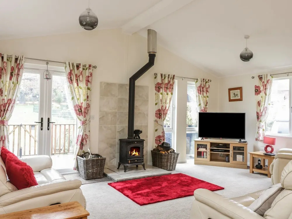 Pine Tree Lodge