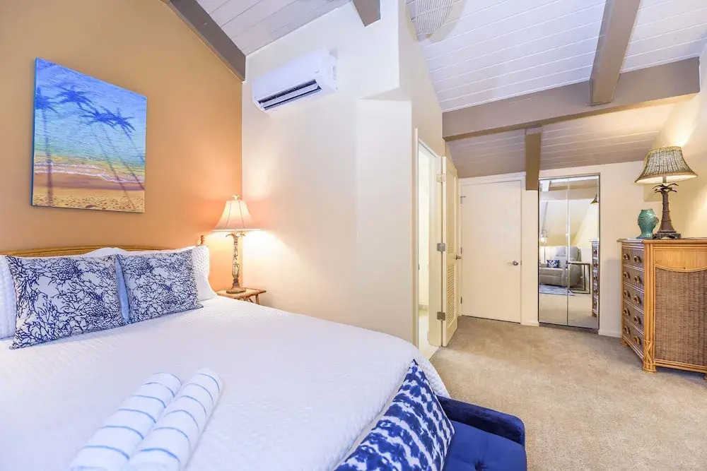 Papakea H404 3 Bedroom Condo by RedAwning