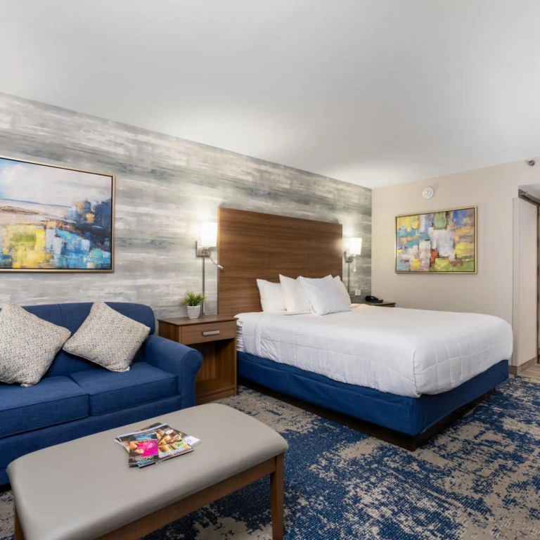 MCM Elegante Hotel