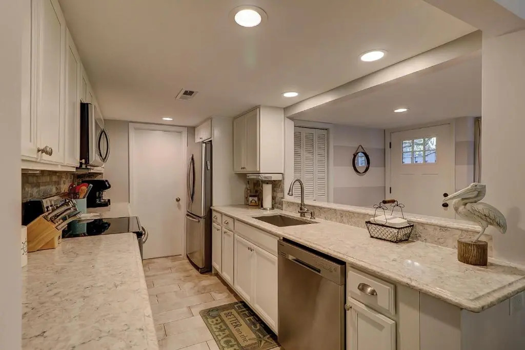 19 Sailmaster 3 BR Condo Shipyard Pool