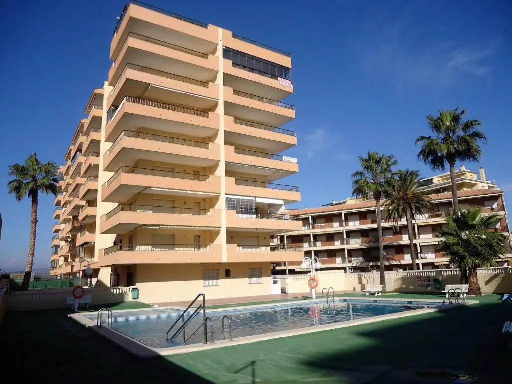 Apartamentos Alboran 4/6 Lek