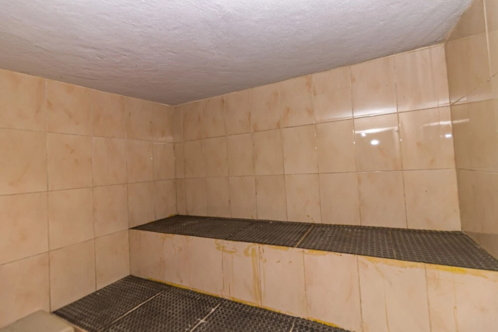 Chácara para 21 pessoas com piscina e campo de futebol em Guararema