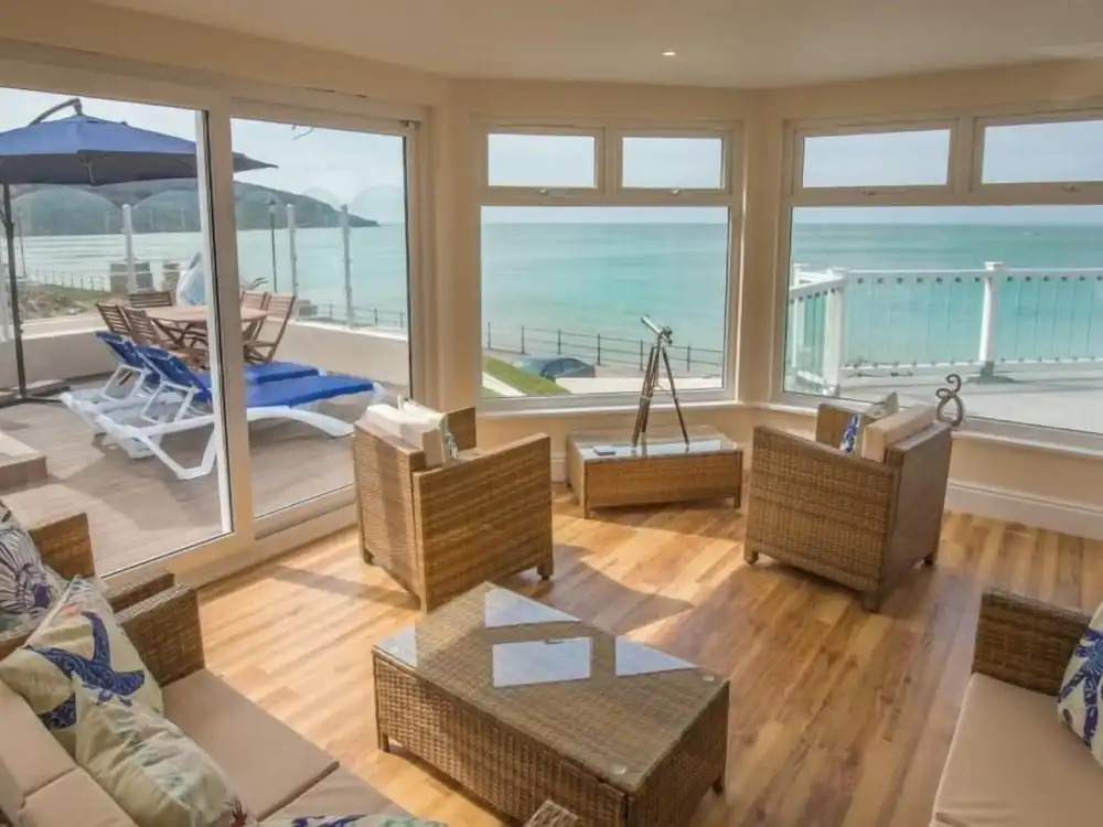 Beachside Apartment On The Beach