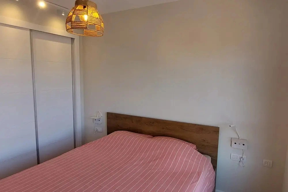 Flat in Villajoyosa with Sea Views & Pool