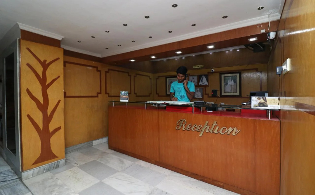 Hotel Monohar Inn By OYO Rooms