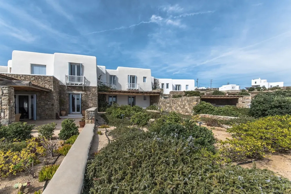 Hera iconic Mykonian Villa