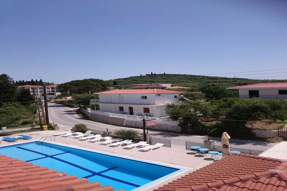 Giannis Pool Studios 6