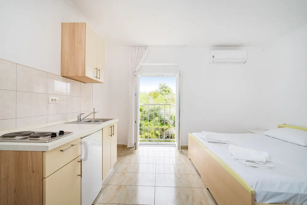 Studio Apartments Near Center 5