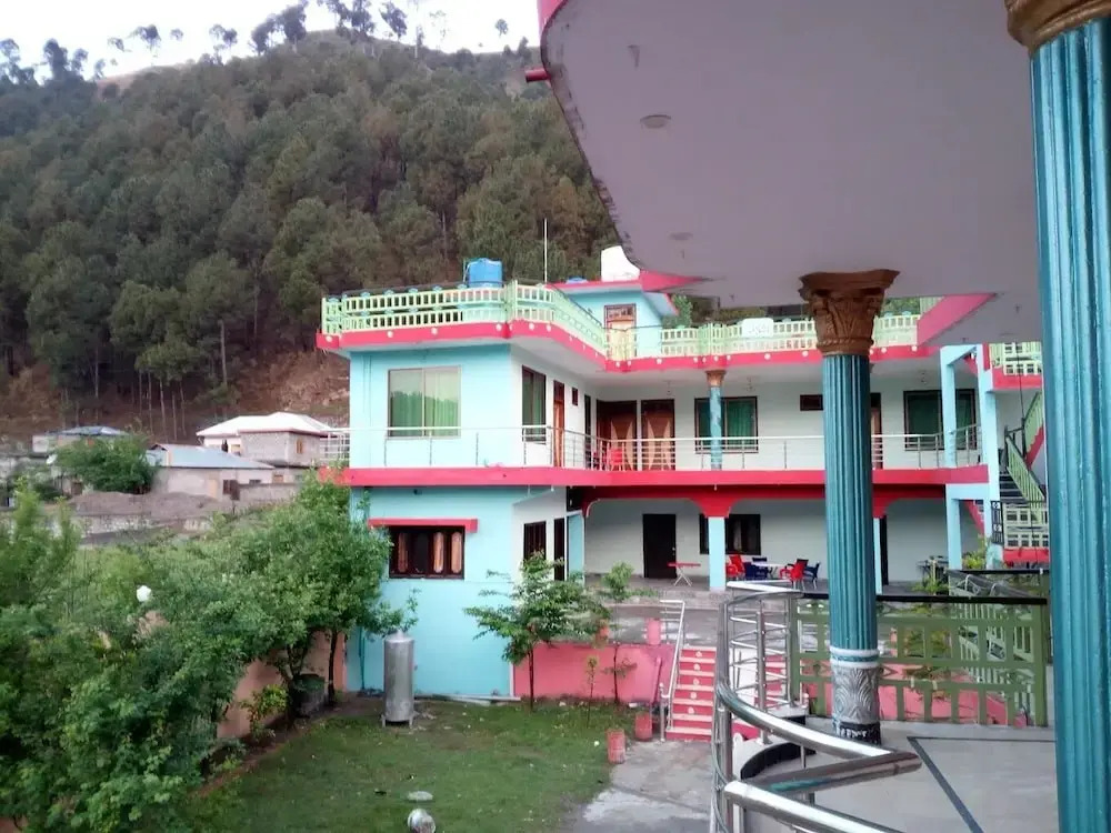 Mountain View Hotel And  Restaurant.