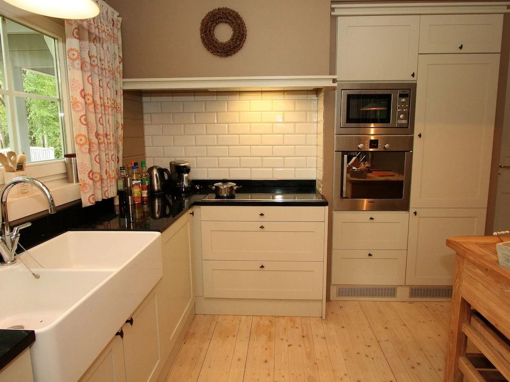 Countryside Chalet in Bomal sur Ourthe With Sauna, Balcony