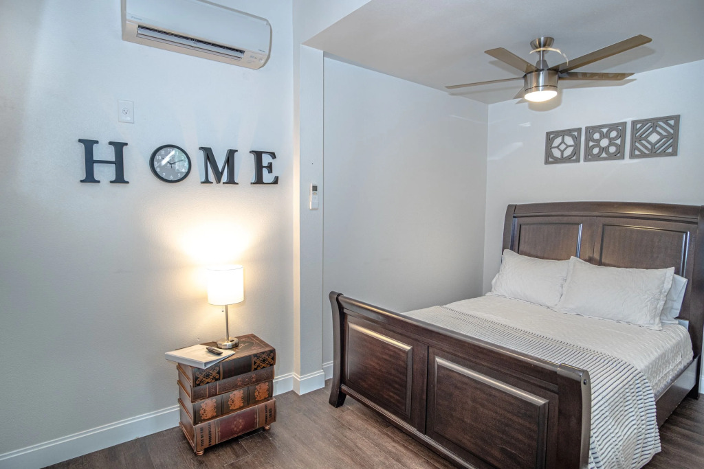 Guest House with Loft near Downtown