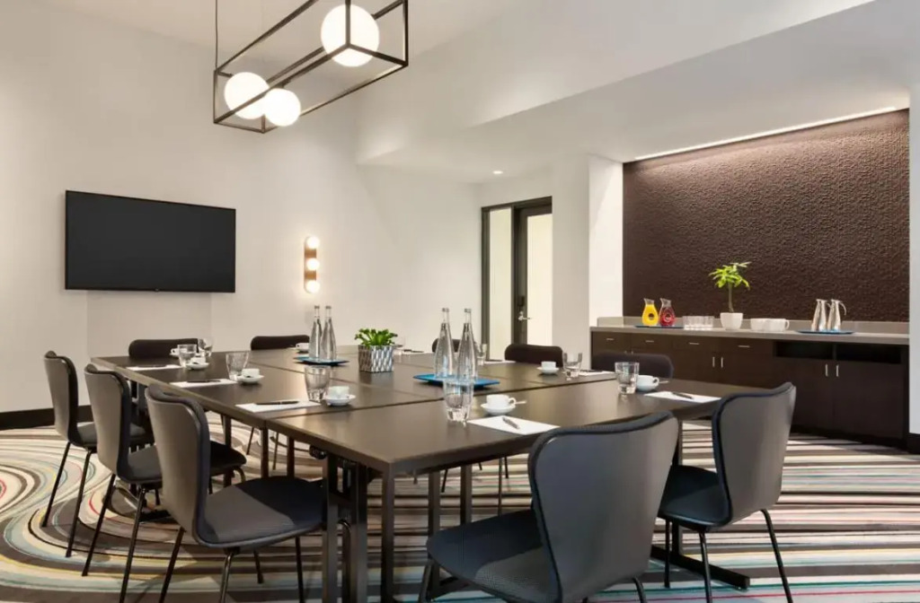 The Viv Hotel, Anaheim, a Tribute Portfolio Hotel