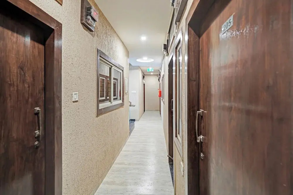 Fabhotel Amrit Palace - Opp Skye Corporate park