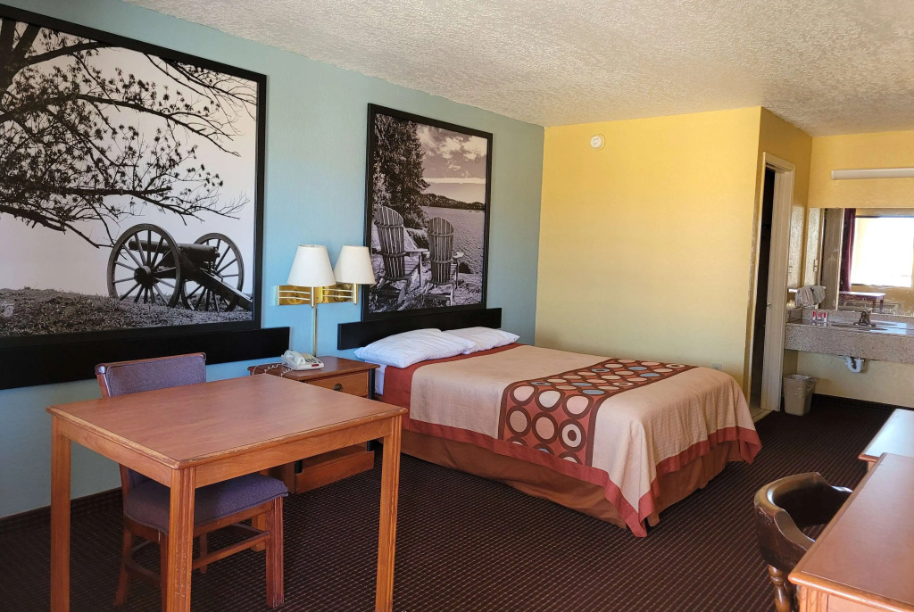 Super 8 by Wyndham Arkadelphia Caddo Valley Area