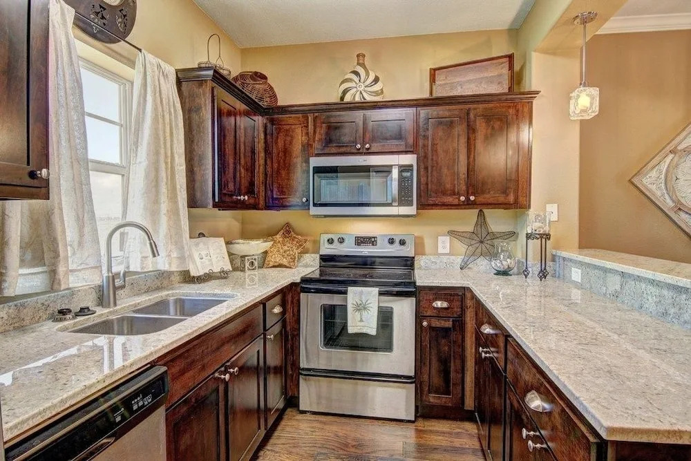 Blondie's Beachhouse - 3 Br Condo