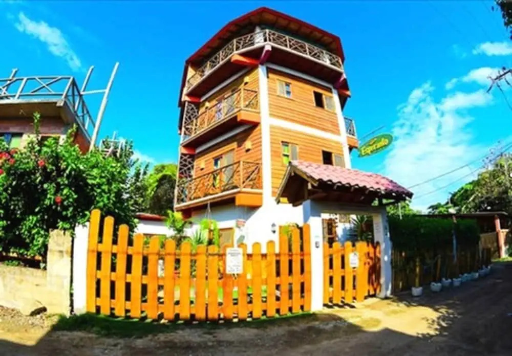Esperanto Bed & Breakfast Surf Hostel