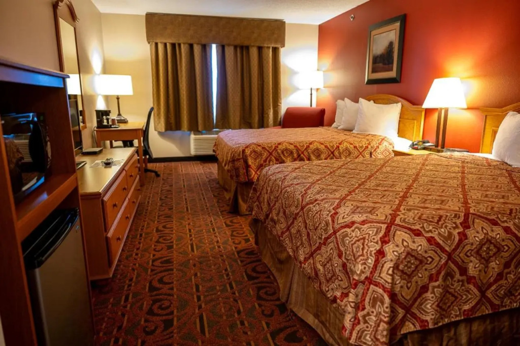 Super 8 Savanna IL
