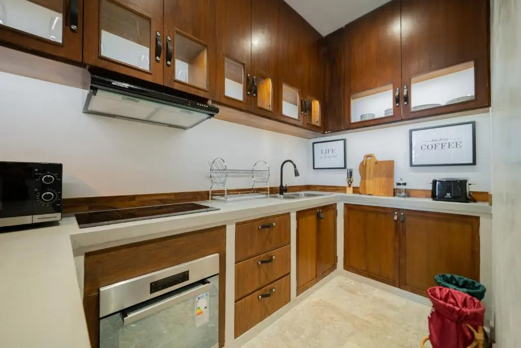 Apartment Seabreeze 2 - Amazing Sunset Penthouse-2bdr with pool-Beachfront