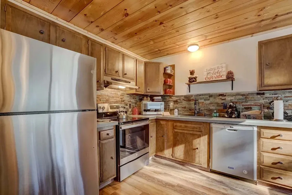 Come Snuggle Up at Cozy Bear Cabin!