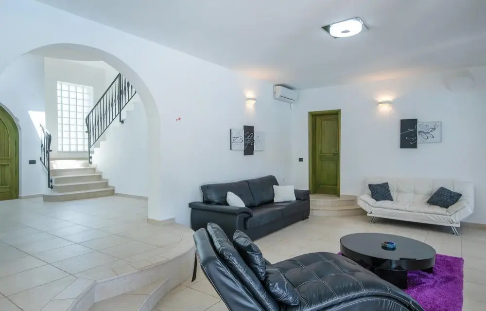 Beautiful Home in Valtura With Wifi and 5 Bedrooms