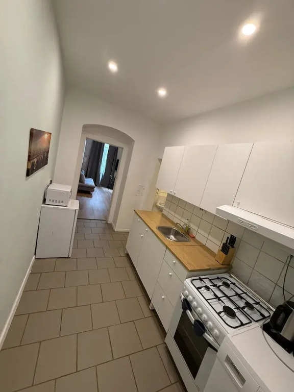 Comfy 2BR Apt Westbahnhof Area