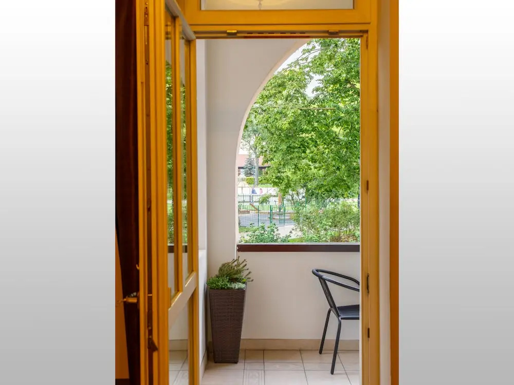 Park Apartment  Happy Hours