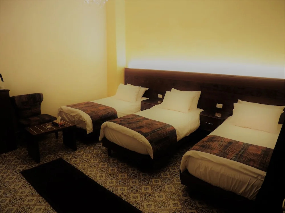La Place Hotel