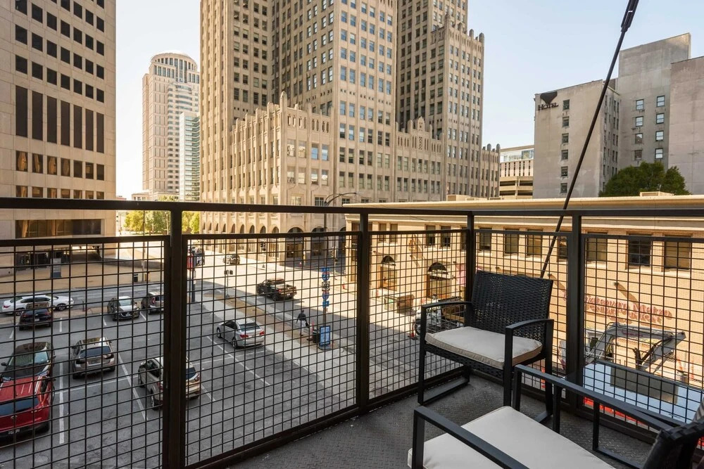 Spacious DT Lofts with Full Kitchen by Zencity