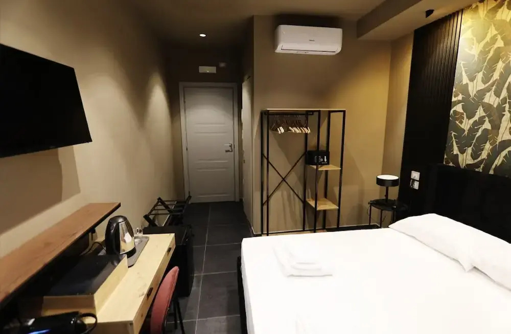 Noah Gate Hotel & Suites