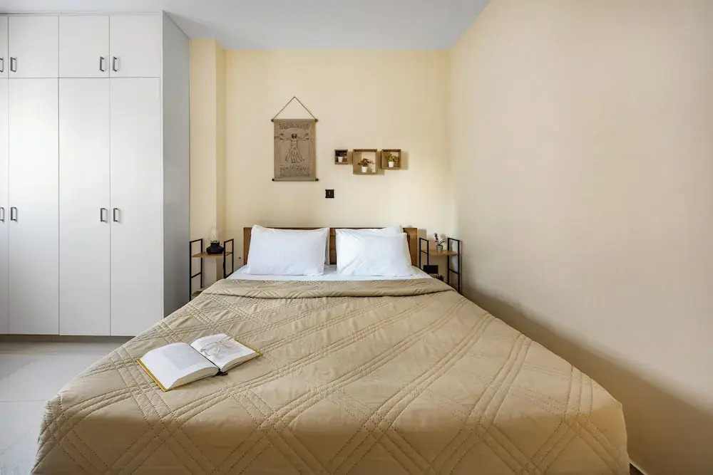 74 Prokymea- Steps From the Sea, Downtown, Balcony