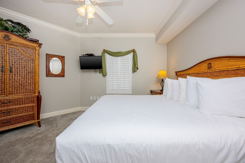 Phoenix On The Bay 1207 3 Bedroom Condo