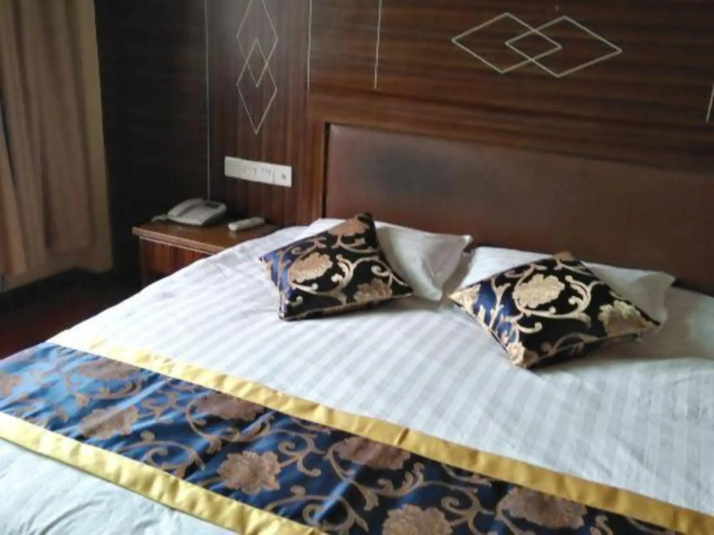 Tonglu hualian hotel