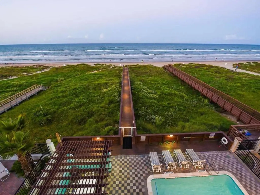 5 BEDROOM BEACHFRONT CONDO - 3rd Floor