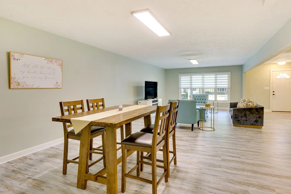 Charming Omaha Getaway - 3 Mi to Baxter Arena!